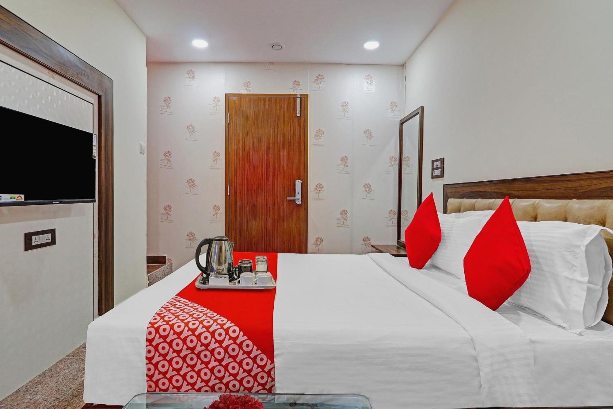 Heavens Inn Near Rasoolpura Metro Station 海得拉巴 外观 照片