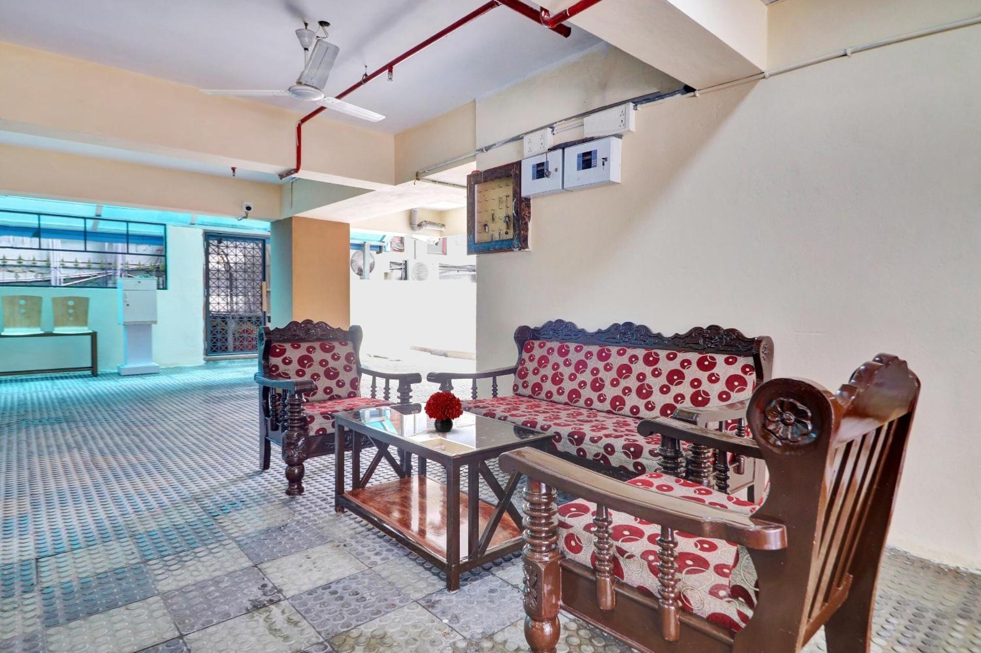 Heavens Inn Near Rasoolpura Metro Station 海得拉巴 外观 照片