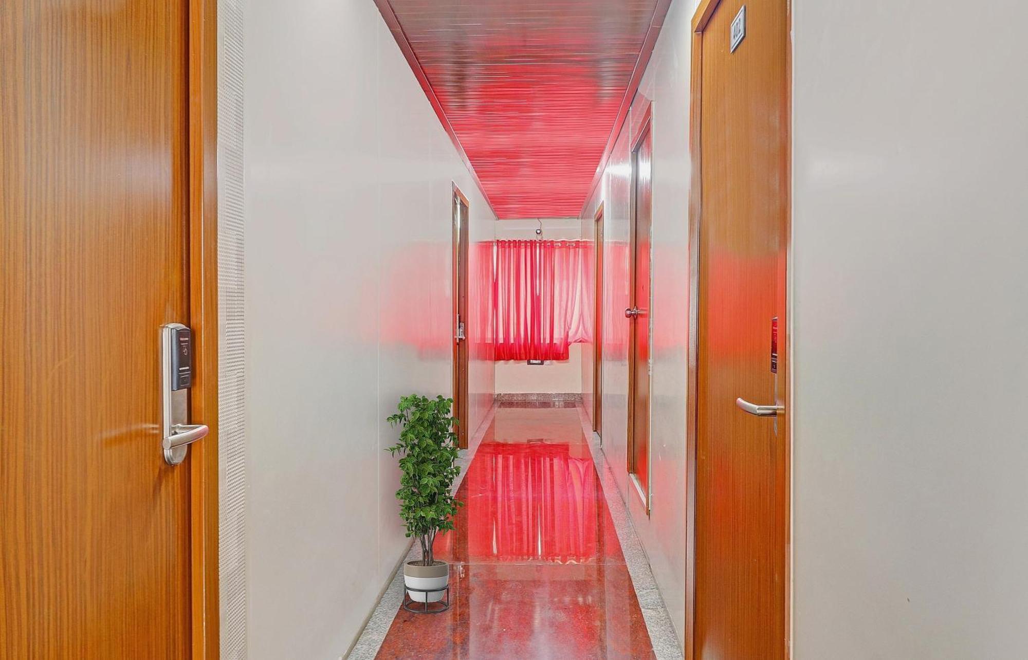 Heavens Inn Near Rasoolpura Metro Station 海得拉巴 外观 照片